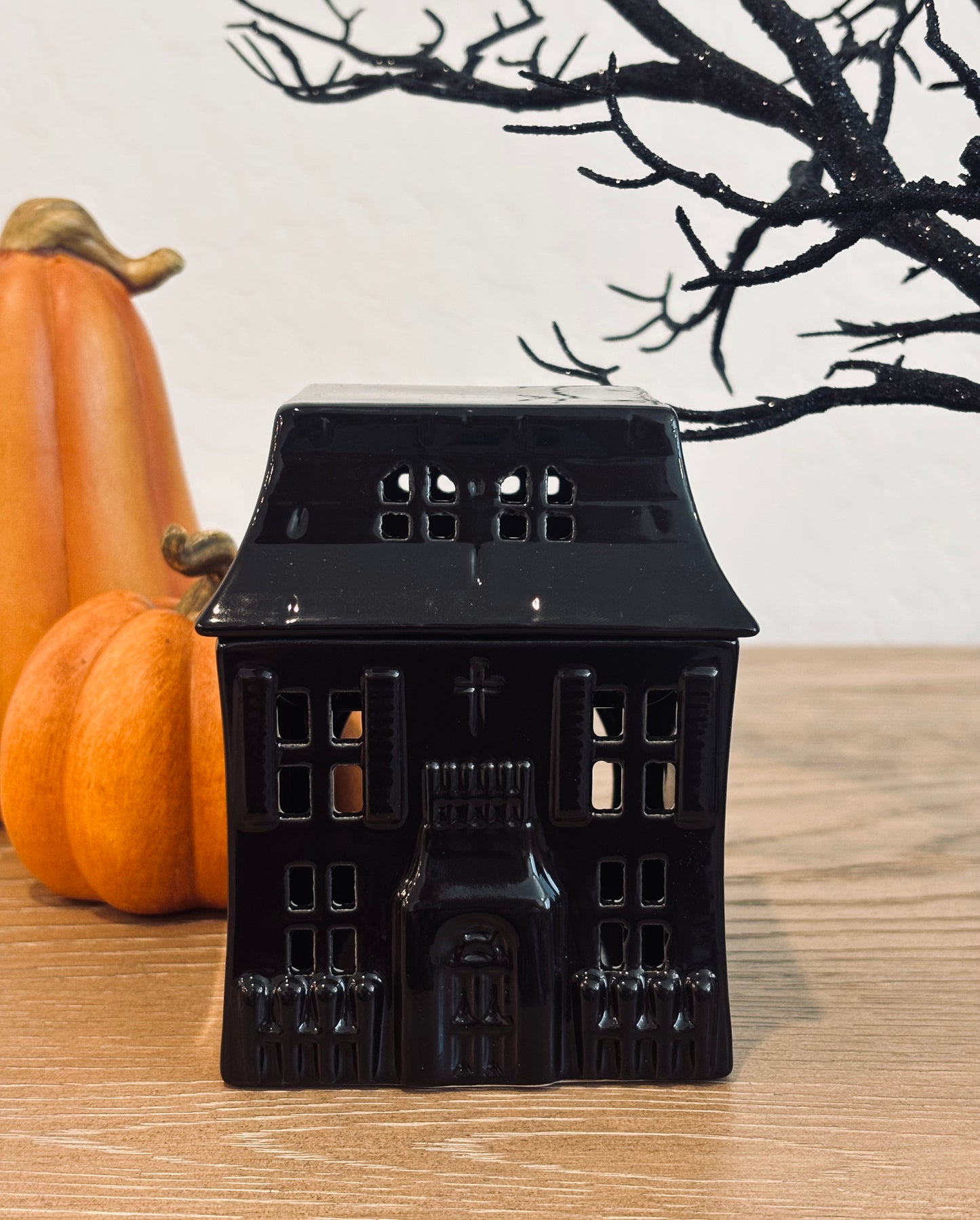 Black Haunted House Wax Warmer